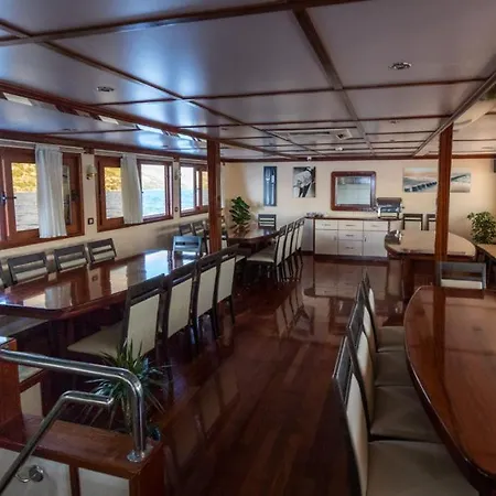  Gyr - Dalmatian Islands Cruise *